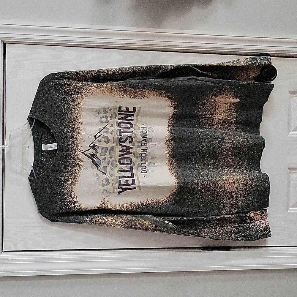 Yellowstone long sleeve tee women large